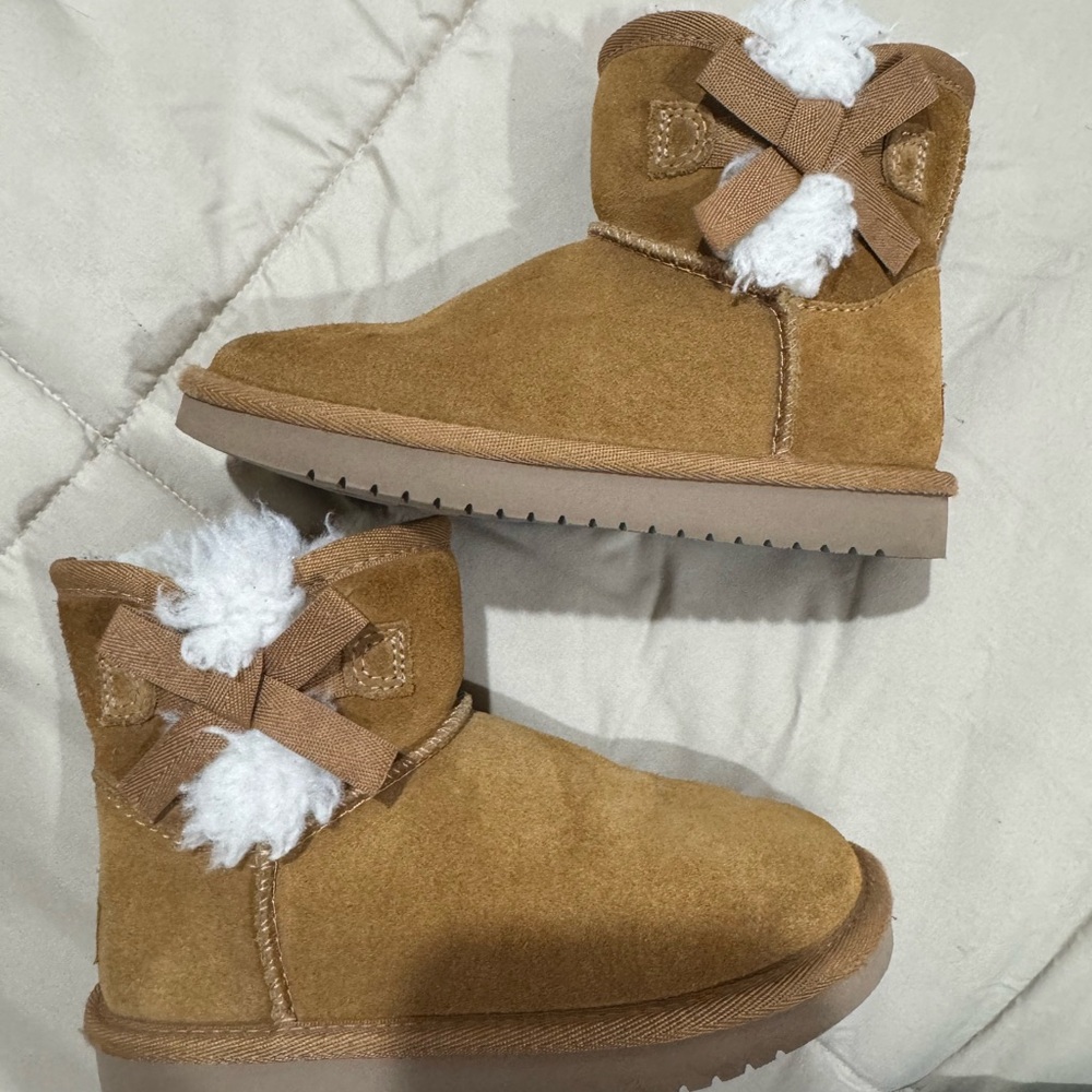 Koolaburra Chestnut Suede Boots with Bow